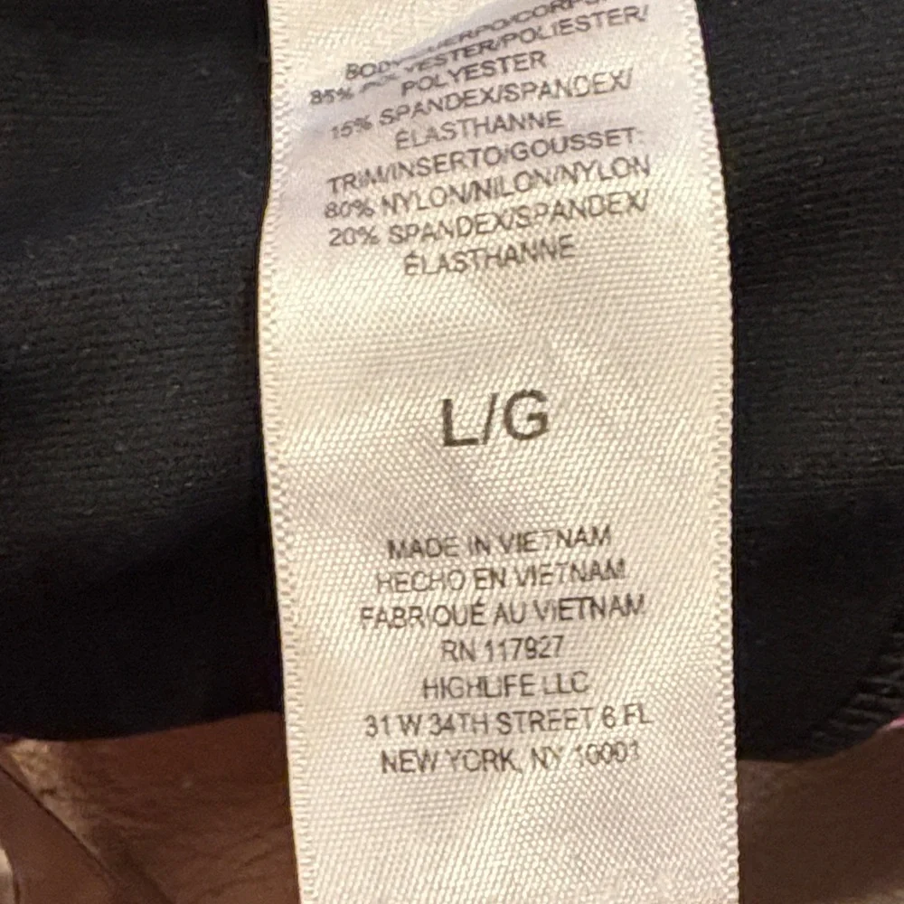 GAIAM Black and Pink Strappy Sports Bra - Picture 5 of 6